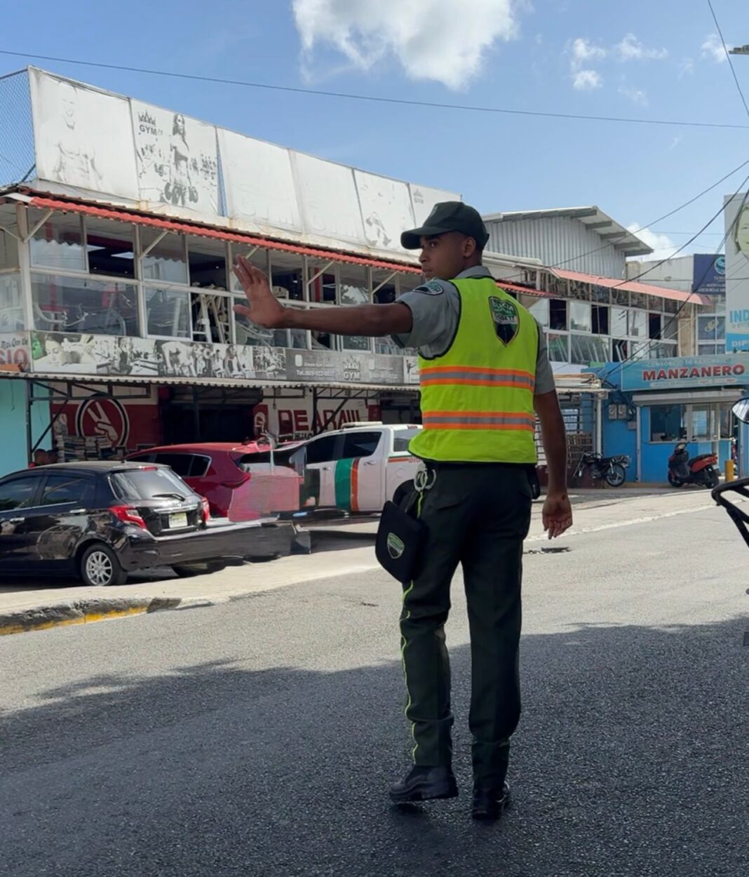 DIGESETT atiende solicitud de Junta de Vecinos Reparto Rosa y mejora la circulación en la avenida Las Palmas