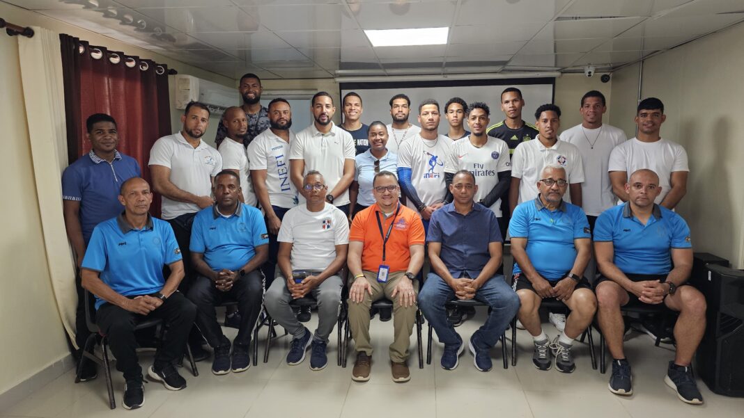 Dictado Curso de Iniciación Para Árbitros Fútbol en Sánchez Ramírez