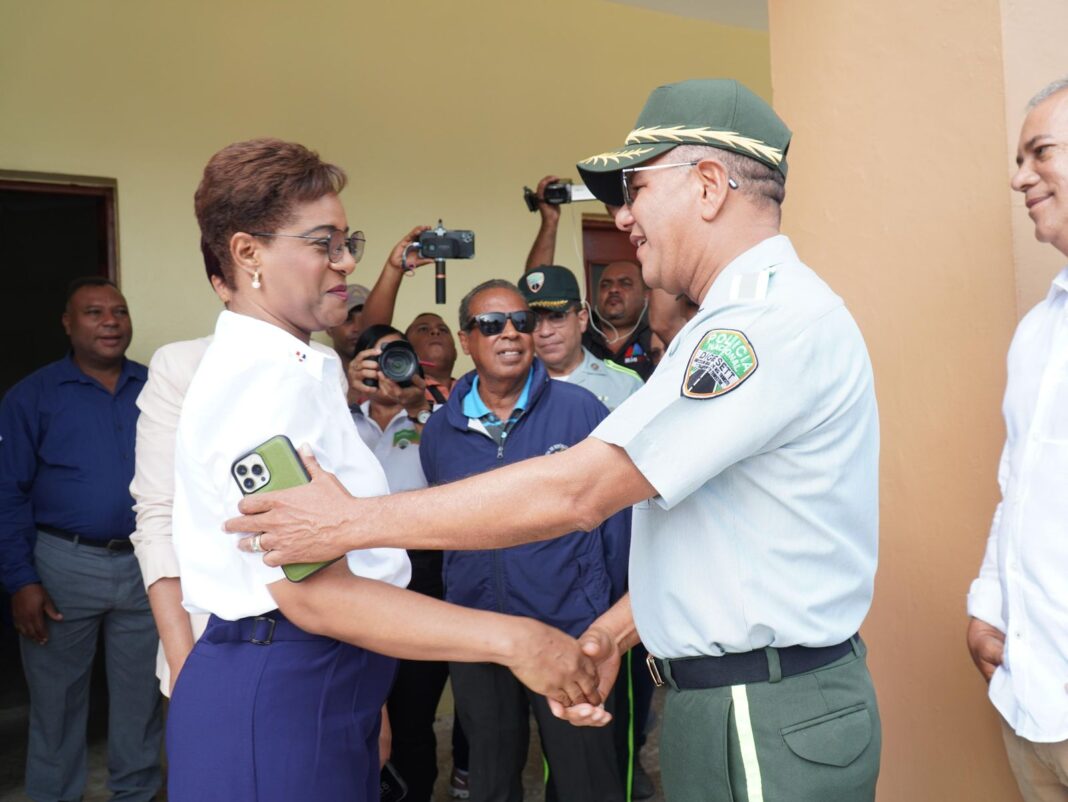 Gobernadora de La Altagracia y director de la DIGESETT