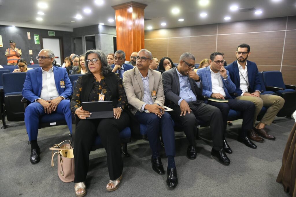 La imagen actual no tiene texto alternativo. El nombre del archivo es: JCE-da-apertura-a-sobre-B-y-da-a-conocer-propuesta-oferente-para-emision-de-la-nueva-cedula.jpeg