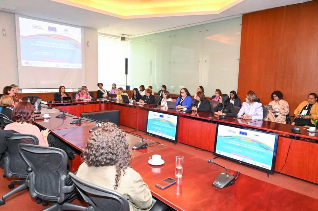 La imagen actual no tiene texto alternativo. El nombre del archivo es: Ministerio-de-la-Mujer-organiza-panel-sobre-las-Mujeres-en-la-Ciencia-la-Tecnologia-y-la-Innovacion-en-Conferencia-Regional-sobre-la-Mujer.jpg