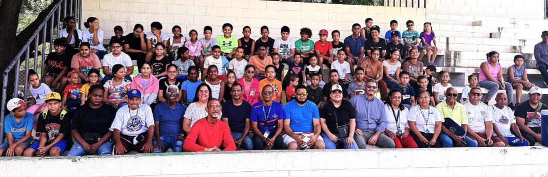 Parte de la asistencia en la clausura