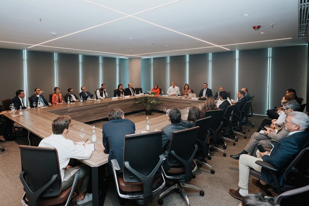 La imagen actual no tiene texto alternativo. El nombre del archivo es: Republica-Dominicana-tiene-amplias-oportunidades-de-potenciar-el-impacto-de-las-remesas-en-su-economia.jpg