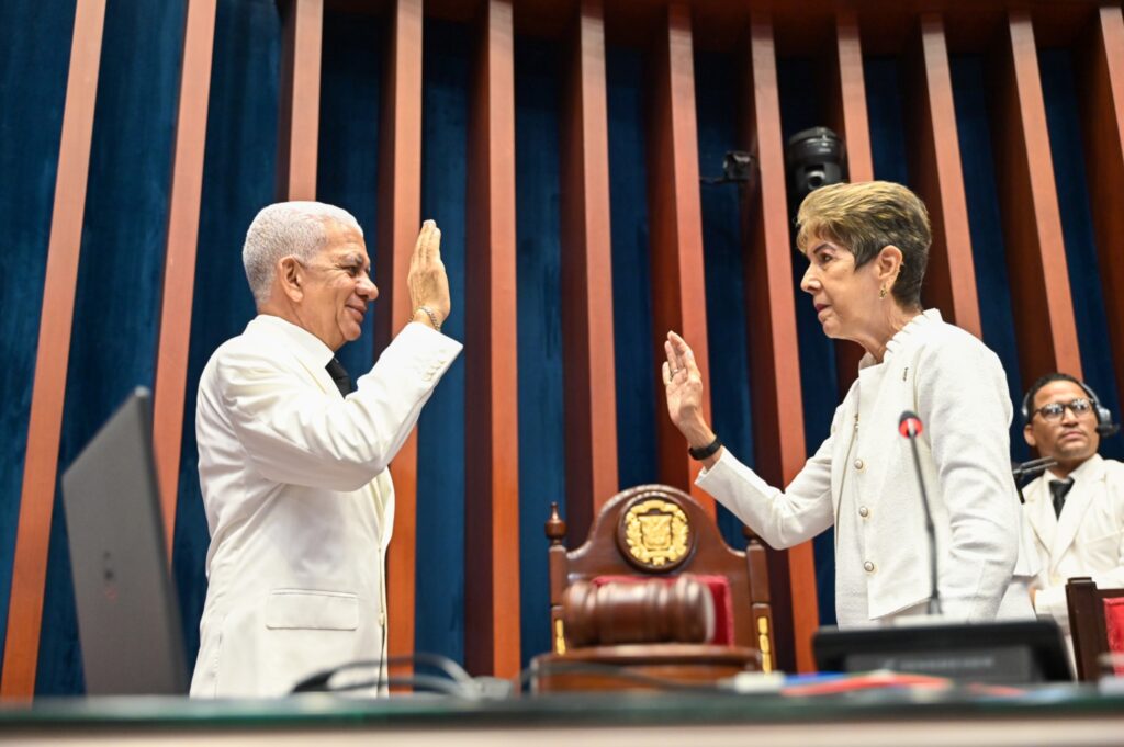 La imagen actual no tiene texto alternativo. El nombre del archivo es: Senado-de-la-Republica-juramenta-Bufete-Directivo-para-el-periodo-legislativo-2025-2026-2.jpeg