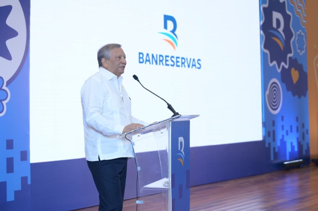El presidente ejecutivo de Banreservas, Leonardo Aguilera