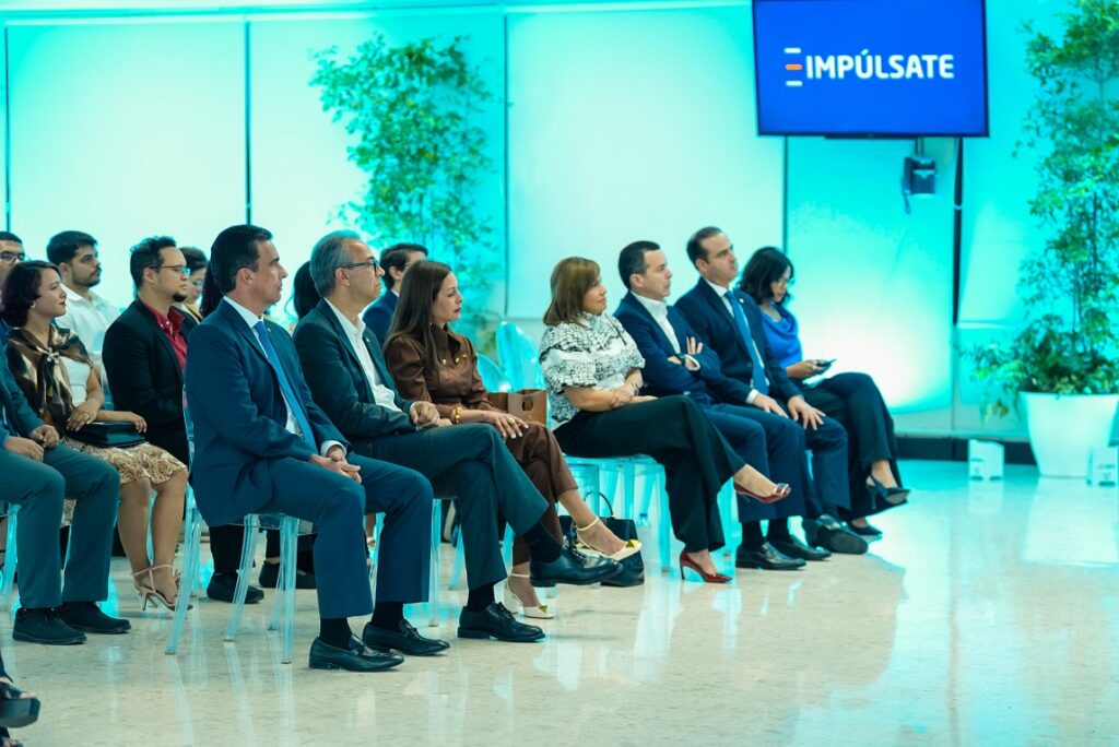 La imagen actual no tiene texto alternativo. El nombre del archivo es: En-la-actividad-se-anuncio-el-lanzamiento-de-Impulsate-Silver-nueva-plataforma-que-promueve-el-emprendimiento-en-personas-mayores-de-60-anos.jpg
