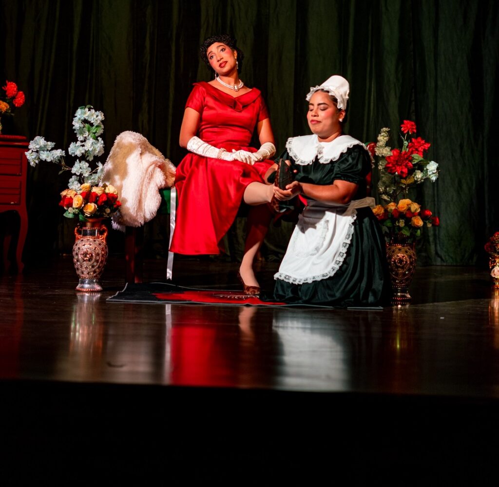 La imagen actual no tiene texto alternativo. El nombre del archivo es: Escena-Joven-2025-abre-su-3ra-edicion-con-la-obra-El-Foso-de-Metamorpho-Teatro.jpg