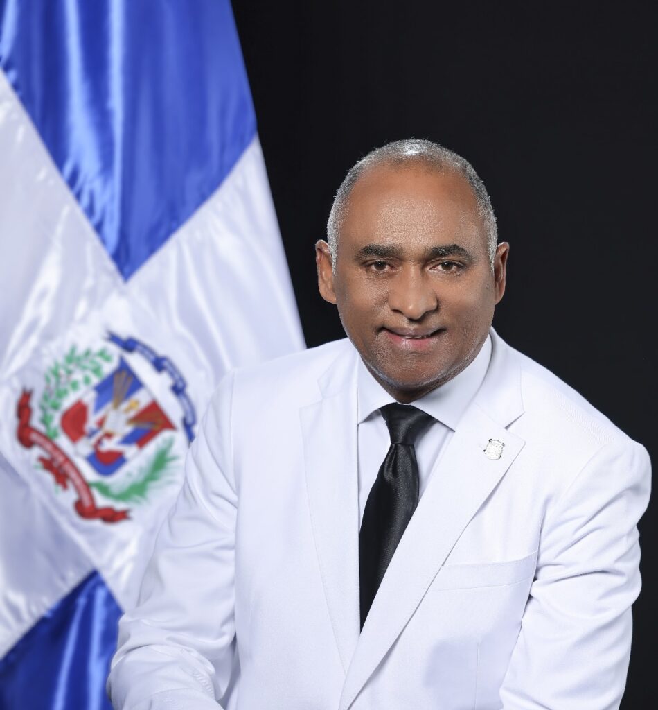 La imagen actual no tiene texto alternativo. El nombre del archivo es: Julito-Fulcarsenador-de-la-provincia-Peravia.jpeg