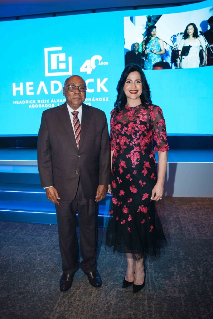 La imagen actual no tiene texto alternativo. El nombre del archivo es: Milton-Ray-Guevara-y-Marisol-Vicens-scaled.jpg