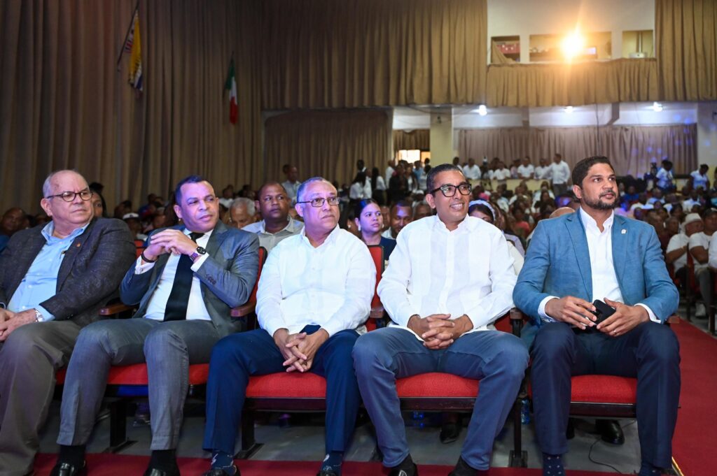 La imagen actual no tiene texto alternativo. El nombre del archivo es: Senador-Moises-Ayala-rinde-cuentas-de-su-primer-ano-gestion-2024-2025-scaled.jpeg
