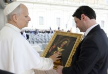 El Papa León XIV bendice la Virgen Peregrina de la Altagracia en el Vaticano