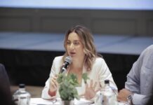 Gloria Reyes presenta a la prensa la nueva Dirección de Desarrollo Social Supérate tras fusión con ADESS