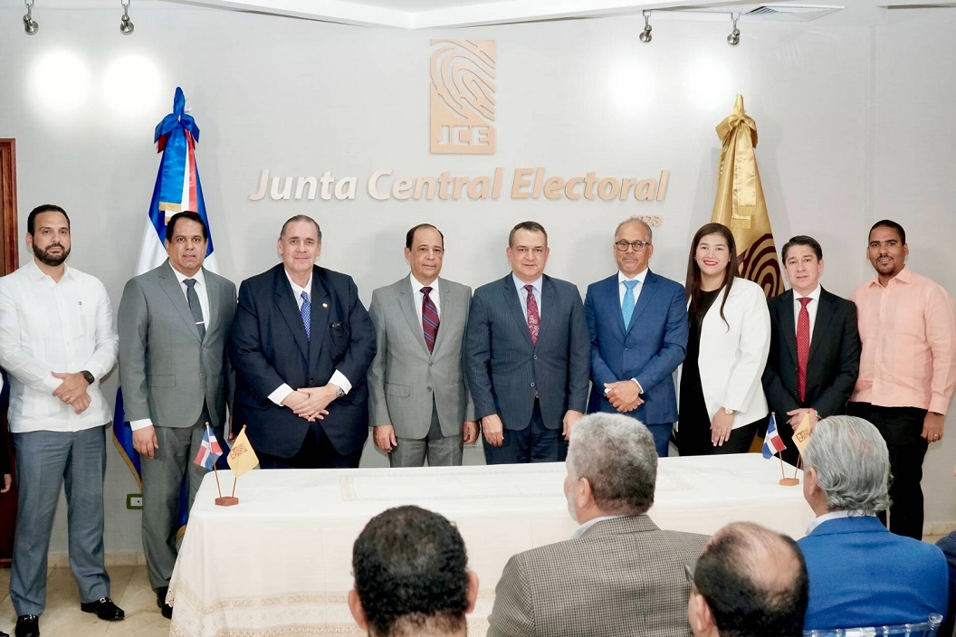 JCE y EMDOC firman contrato para suplir equipos, materiales y servicios para la nueva cédula