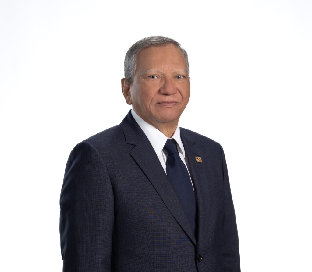 La imagen actual no tiene texto alternativo. El nombre del archivo es: Presidente-E-jecutivo-Dr.-Leonardo-Aguilera.jpg