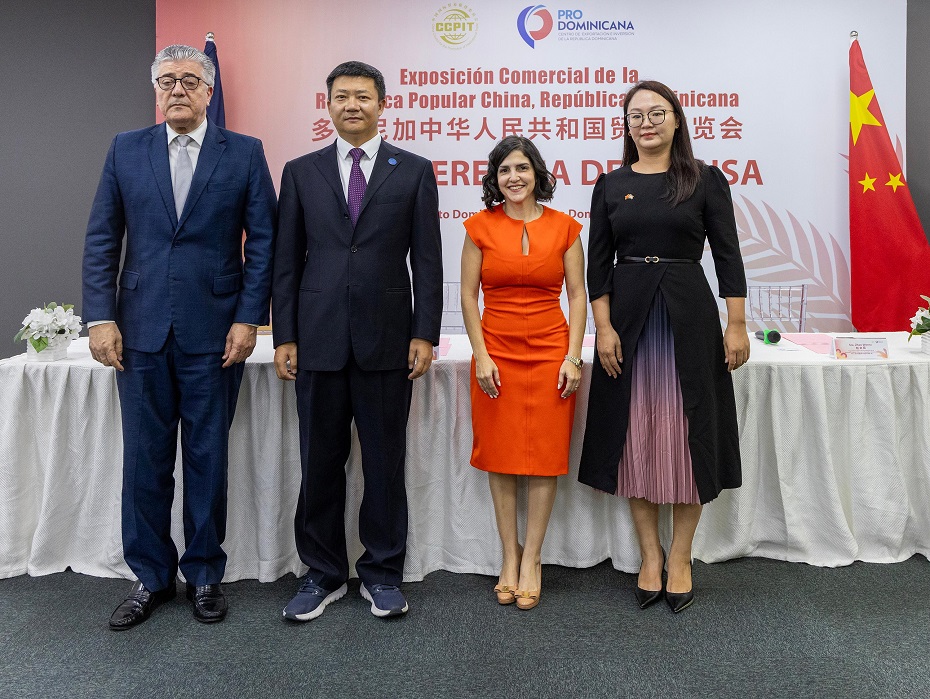 Roberto Santana, Dai Gaosheng, Riviana Riveiro, Zhao Wenru