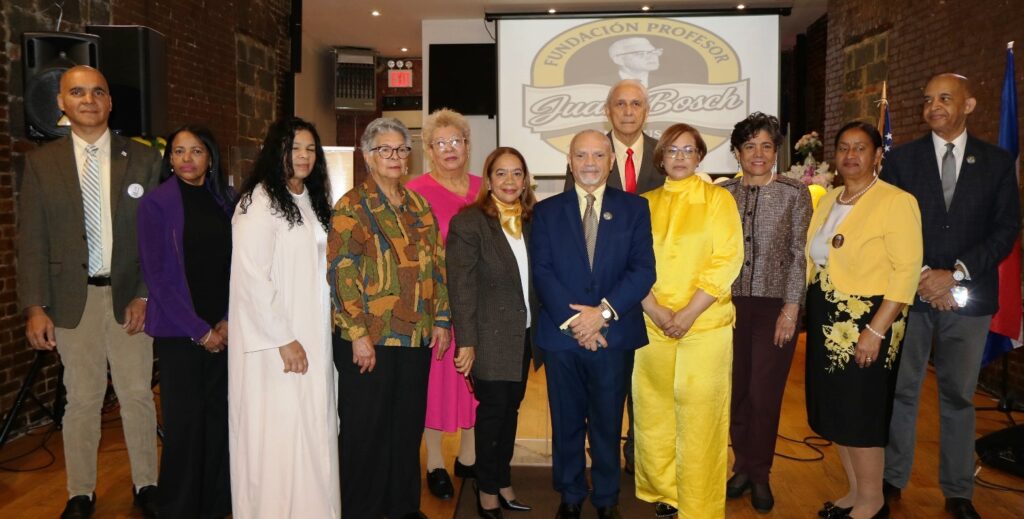 La imagen actual no tiene texto alternativo. El nombre del archivo es: Acto-en-honor-al-Profesor-Juan-Bosch-en-NY.jpeg