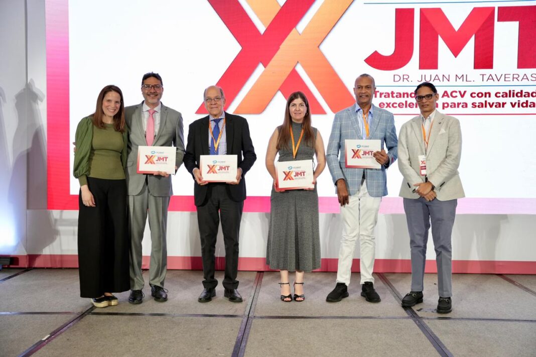 Dr. Julia Rodríaguez, Dr. Nelson Novarro, Dr. Jimmy Barranco, Dra. Gaelle De Campos, Sr. Feliz Vinicio y Dr. Francisco Taveras