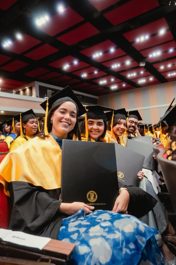 La imagen actual no tiene texto alternativo. El nombre del archivo es: Graduandos.jpg