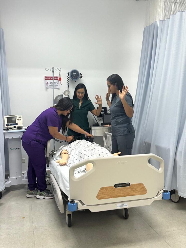 La imagen actual no tiene texto alternativo. El nombre del archivo es: Hospiten-fortalece-la-capacitacion-de-su-equipo-medico-con-la-American-Heart-Association.jpg