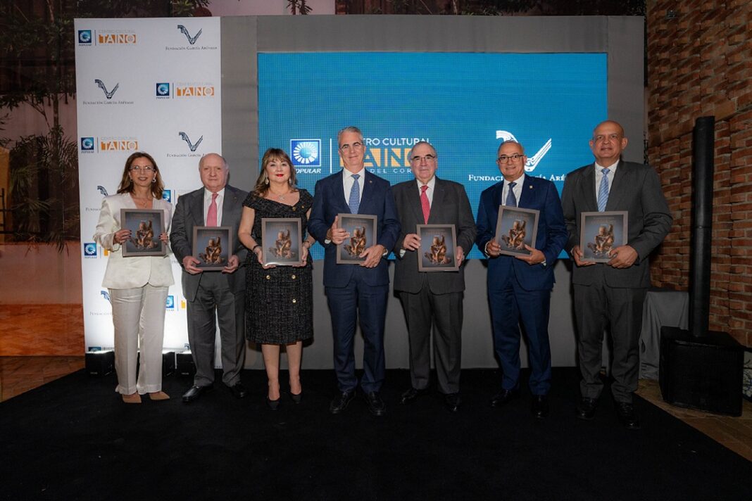 Carmen Rita Cordero, Rafael del Toro, Antonia Antón de Hernández, René Grullón Finet, Manuel García Arévalo, Juan Lehoux y José Enrique