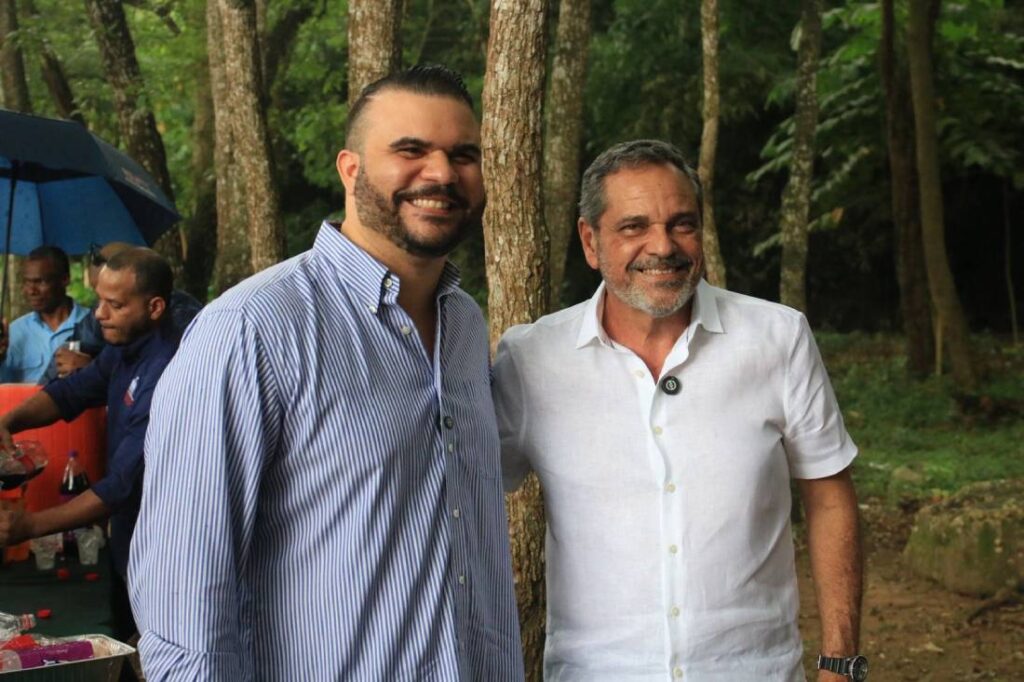 La imagen actual no tiene texto alternativo. El nombre del archivo es: La-DCNB-sigue-contribuyendo-ninos-y-jovenes-del-sector-La-Puya.jpg