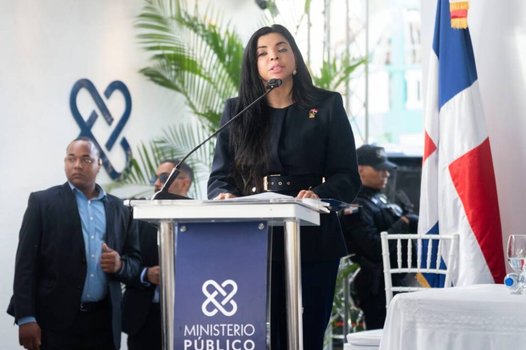 La procuradora Yeni Berenice Reynoso