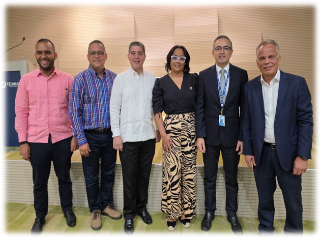 Pie de foto Equipo médico de CEDIMAT