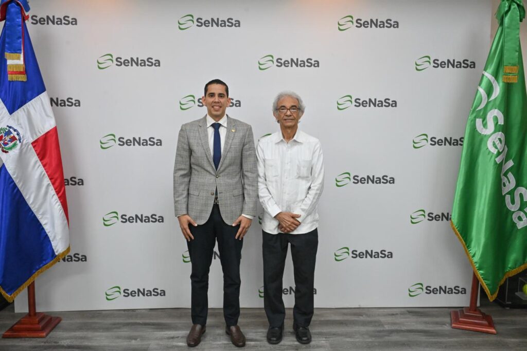La imagen actual no tiene texto alternativo. El nombre del archivo es: Doctor-Edward-Guzman-director-ejecutivo-de-SeNaSa-y-el-doctor-Rafael-Mena-presidente-de-Andeclip.jpg