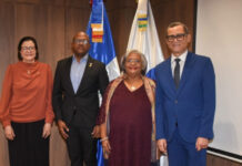 El CNSS juramenta miembros del Colegio Médico Dominicano ante el SDSS