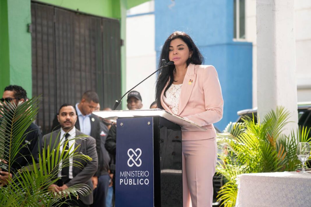Procuradora inaugura un Centro Integral de Acceso a la Justicia en Villa Hermosa, La Romana