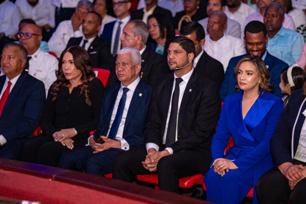 La imagen actual no tiene texto alternativo. El nombre del archivo es: Senador-Gustavo-Lara-rinde-cuentas-y-destaca-agenda-legislativa-orientada-al-desarrollo-integral-SC.jpeg