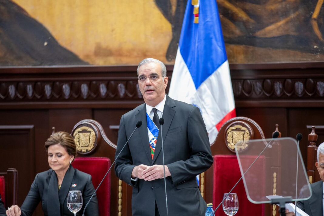 Abinader destaca que más de un millón de dominicanos se bancarizaron en 2025 a través de Banreservas