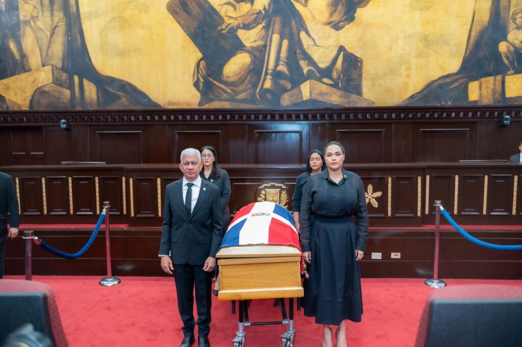 La imagen actual no tiene texto alternativo. El nombre del archivo es: Congreso-Nacional-rinde-tributo-y-da-ultimo-adios-al-Ingeniero-Ramon-Alburquerque-expresidente-la-Camara-Alta.jpeg