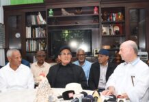 Hipólito Mejía apoya las demandas de los profesionales agropecuarios y se compromete a transmitirlas al presidente