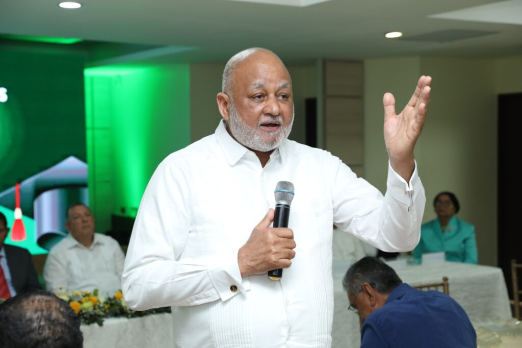 La imagen actual no tiene texto alternativo. El nombre del archivo es: COOPNAMA-entrega-425-nuevas-becas-a-hijos-de-socios.jpeg