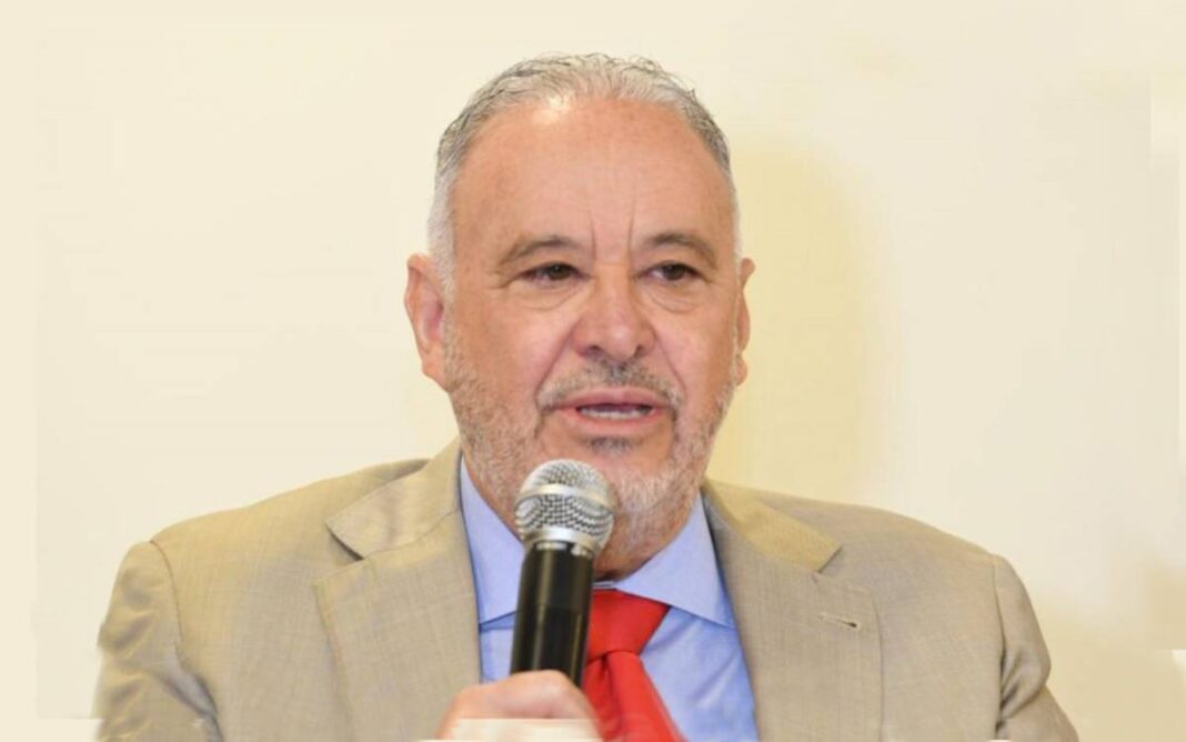 El presidente de la Fedda, Radhamés Tavárez, anuncia el patrocinio oficial del Comité Organizador de los JC y del Caribe Sto Dgo