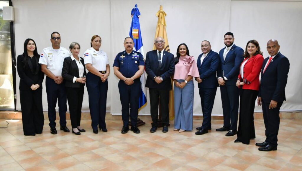La imagen actual no tiene texto alternativo. El nombre del archivo es: IPES-fortalece-alianza-con-el-IESPEC-impulsar-capacitacion-continua-de-agentes-policiales.jpg