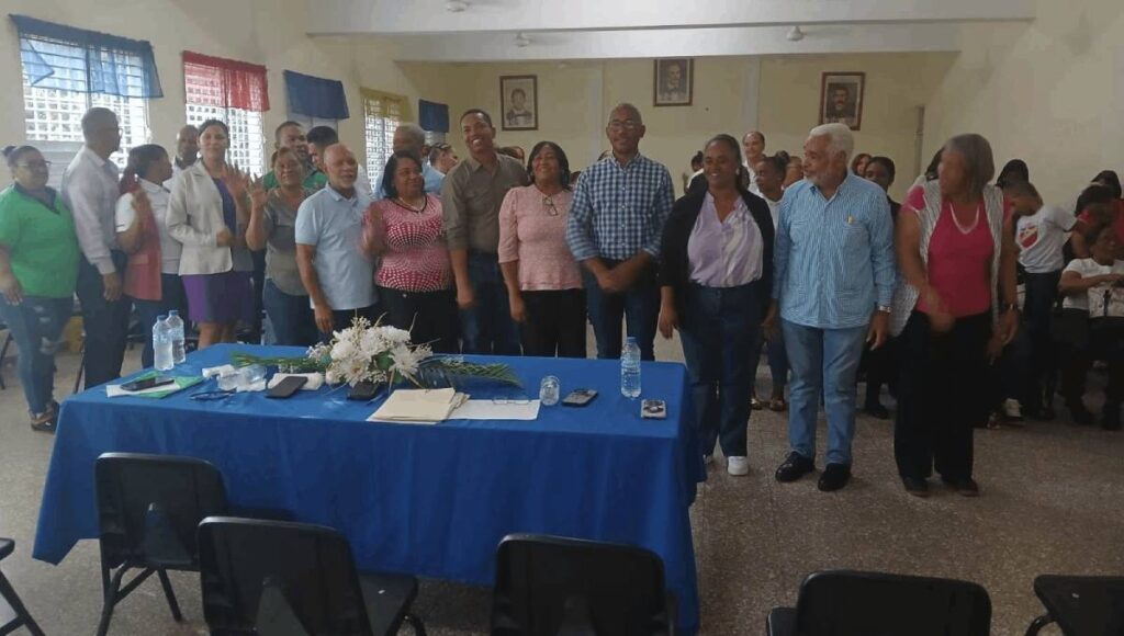 La imagen actual no tiene texto alternativo. El nombre del archivo es: Maestros-y-maestras-ratifi-compromiso-con-la-calidad-educativa.jpg