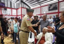 Ministro de Defensa encabeza jornada de apoyo integral a retirados en Villa Duarte