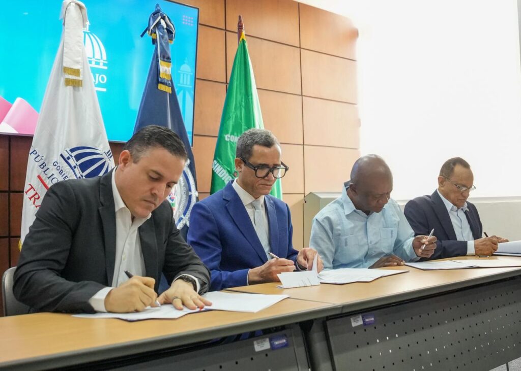 La imagen actual no tiene texto alternativo. El nombre del archivo es: Portuaria-y-su-sindicato-de-trabajadores-firma-pacto-historico-con-apoyo-del-Ministerio-de-Trabajo.-Un-abrazo-y-quedo-a-las-ordenes.jpeg