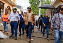 Director de DASAC encabeza recorrido por Los Alcarrizos y La Guáyiga, tras daños provocados por inundaciones