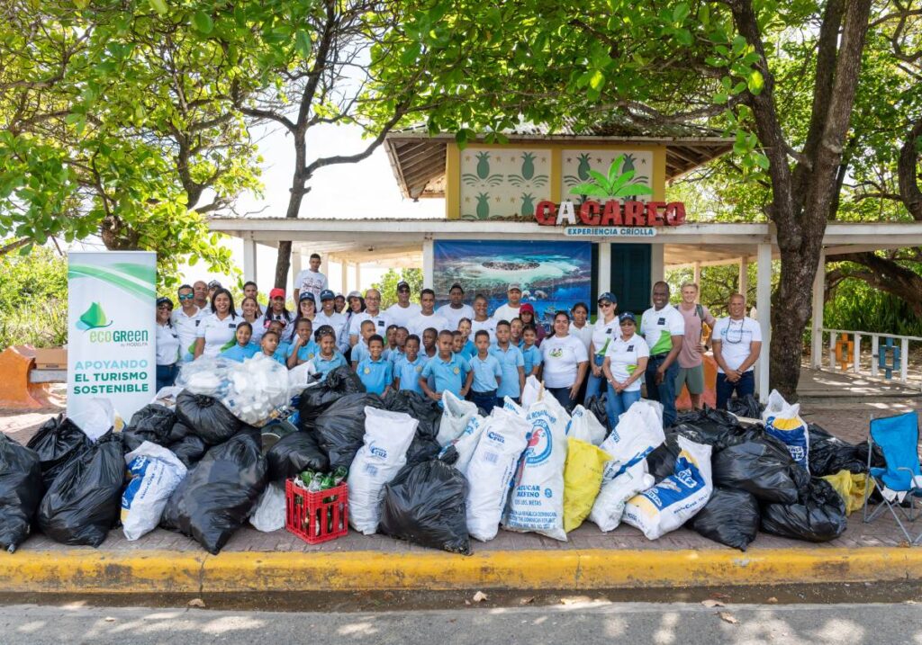 La imagen actual no tiene texto alternativo. El nombre del archivo es: Hodelpa-Hospitality-realiza-jornada-de-limpieza-de-playa-Puerto-Plata-por-el-Dia-Mundial-del-Agua.jpg