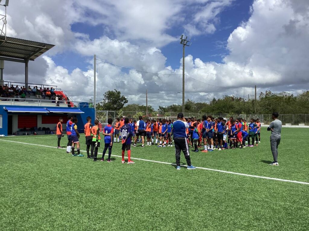 La imagen actual no tiene texto alternativo. El nombre del archivo es: Inicia-Fase-2-con-visorias-por-el-pais-de-los-Centros-Regionales-de-Talentos-de-la-FDF.jpg