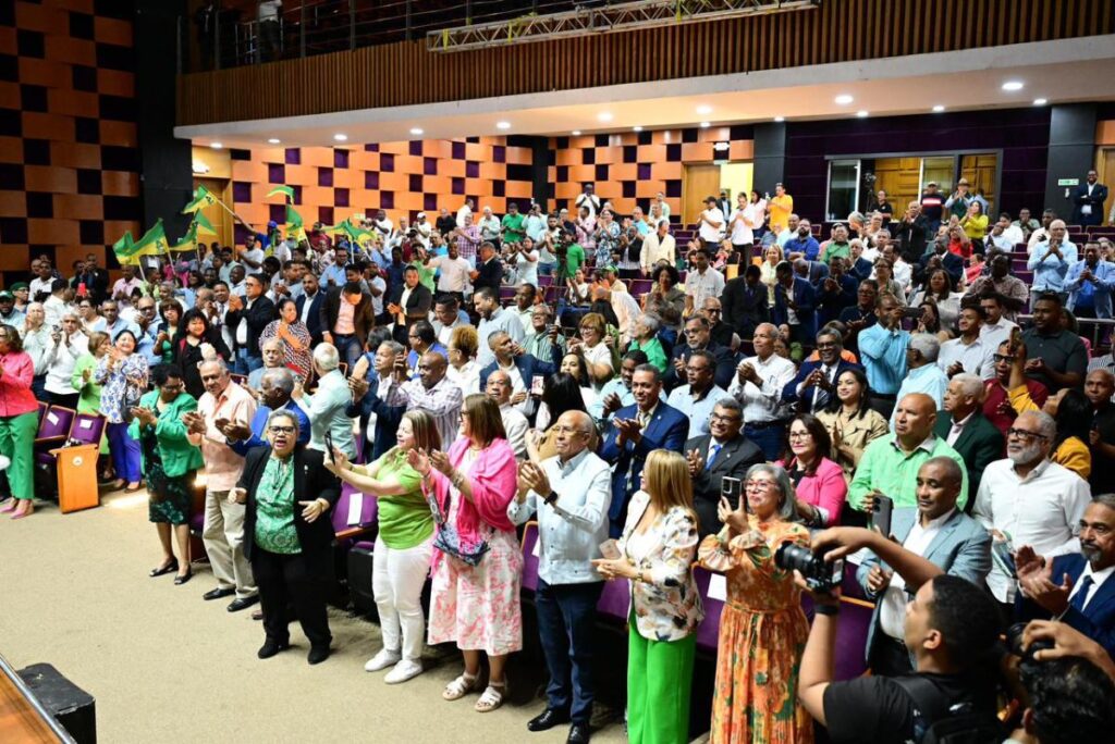 La imagen actual no tiene texto alternativo. El nombre del archivo es: Jamas-se-nos-ocurriria-la-fusion-de-Ministerios-de-Educacion-Leonel-rechaza-fusion-MESCyT-MINERD.jpg