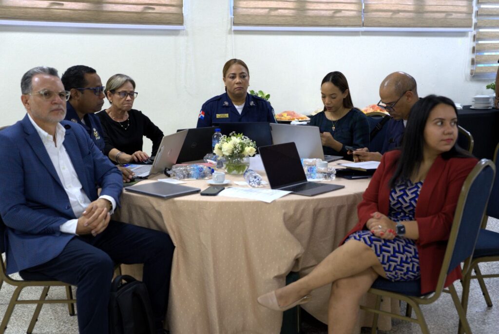 La imagen actual no tiene texto alternativo. El nombre del archivo es: Policia-Nacional-impulsa-proyectos-educativos-para-fortalecer-formacion-de-sus-miembros.jpg