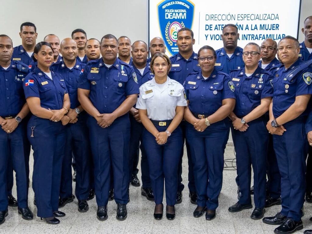 La imagen actual no tiene texto alternativo. El nombre del archivo es: Policias-son-capacitados-en-gestion-emocional-para-prevenir-violencia-intrafamiliar-y-de-genero.jpg
