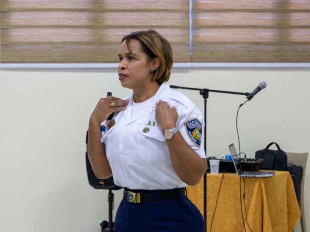 La imagen actual no tiene texto alternativo. El nombre del archivo es: Policias-son-capacitados-gestion-emocional-para-prevenir-la-violencia-intrafamiliar-y-de-genero.jpg