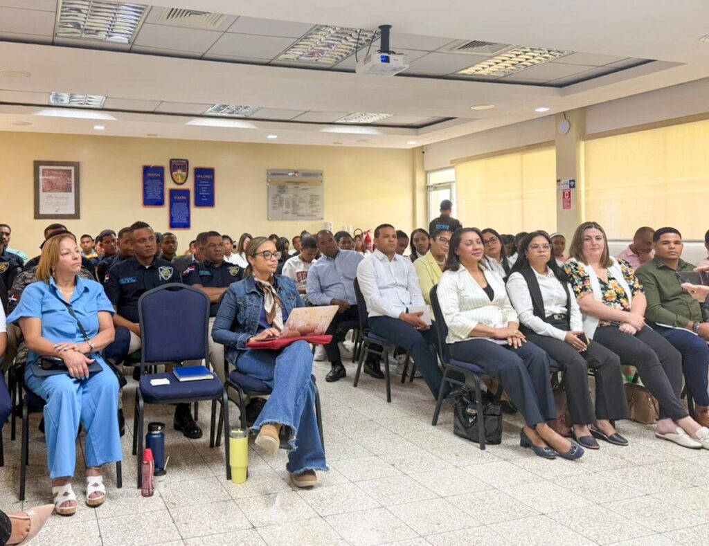 La imagen actual no tiene texto alternativo. El nombre del archivo es: MP-realiza-conferencia-sobre-abuso-infantil-trata-de-personas-y-proteccion-de-derechos-de-la-ninez-en-Barahona.jpeg