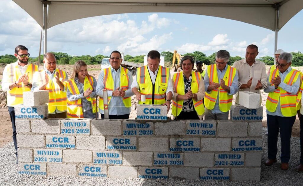 La imagen actual no tiene texto alternativo. El nombre del archivo es: Ministro-Ito-Bisono-dejo-iniciados-los-trabajos-construccion-del-Centro-de-Correccion-y-Rehabilitacion-Hato-Mayor.jpg