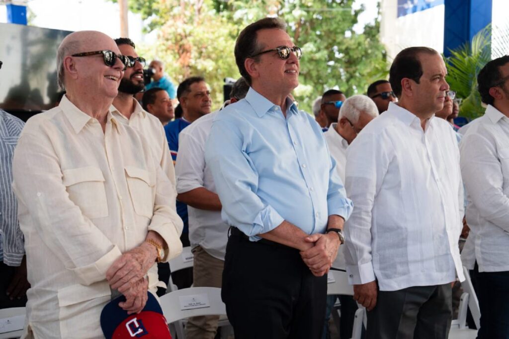 La imagen actual no tiene texto alternativo. El nombre del archivo es: Ministro-Ito-Bisono-reitera-cumplimiento-cronograma-y-entrega-remozado-Estadio-de-Softball-A-del-Centro-Olimpico.jpg